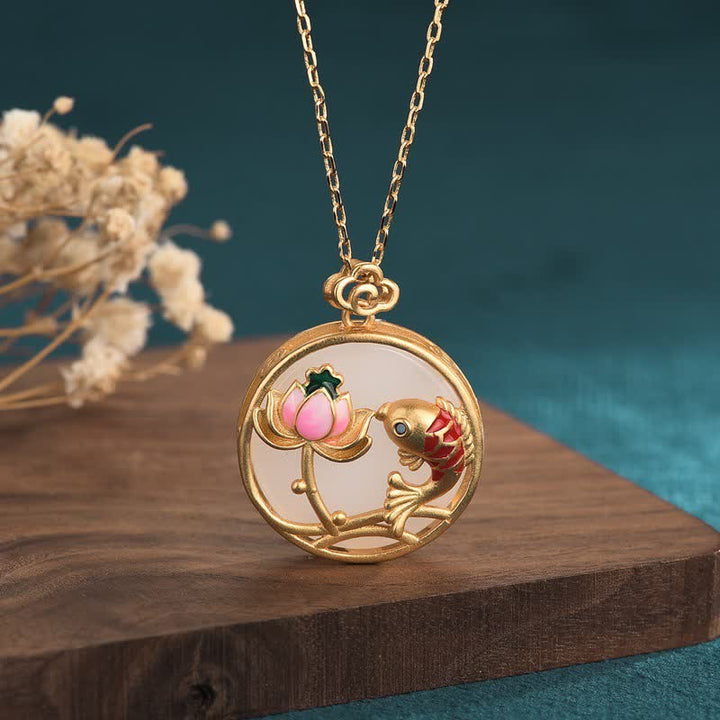 Collier pendentif en jade blanc avec poisson koï et lotus béni - Jade blanc - image 1