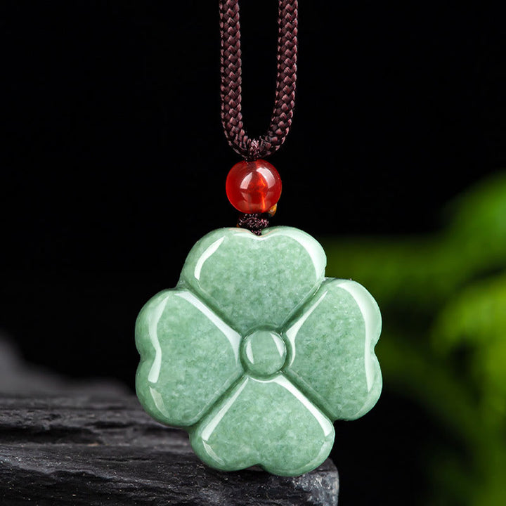 Collier pendentif trèfle à quatre feuilles en jade naturel porte - bonheur et prospérité