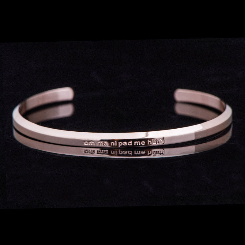 Bracelet de protection et de bénédiction en acier titane gravé avec six mots vrais de Buddha Stones