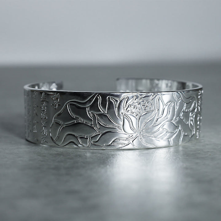 Bracelet porte-bonheur tibétain en cuivre blanc Buddha Stones et lotus