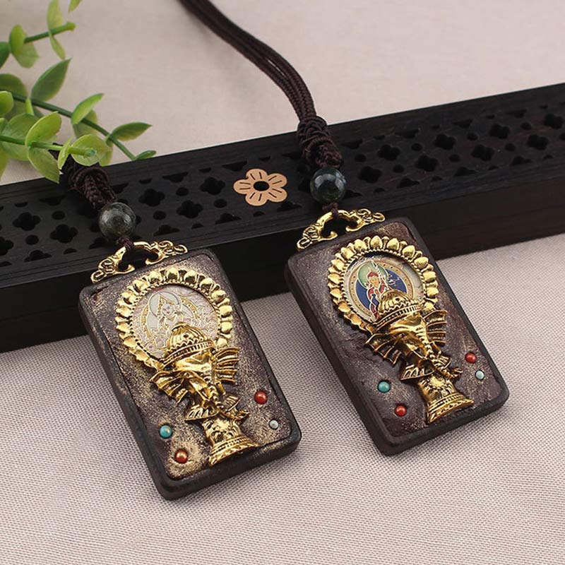 Collier avec pendentif en corde représentant un éléphant en bois d'ébène, dieu de la fortune et de la bénédiction du Bouddha