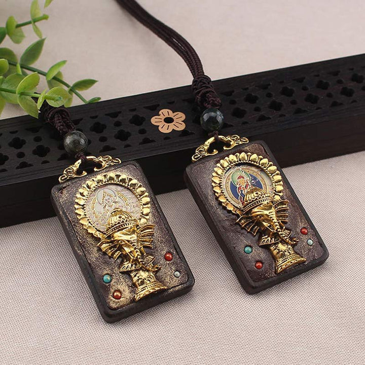Collier avec pendentif en corde représentant un éléphant en bois d'ébène, dieu de la fortune et de la bénédiction du Bouddha