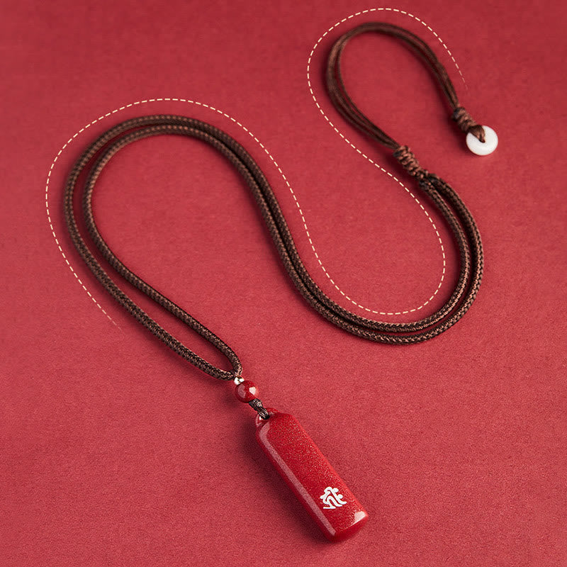 Collier avec pendentif en corde de protection et amulette en cinabre du zodiaque chinois
