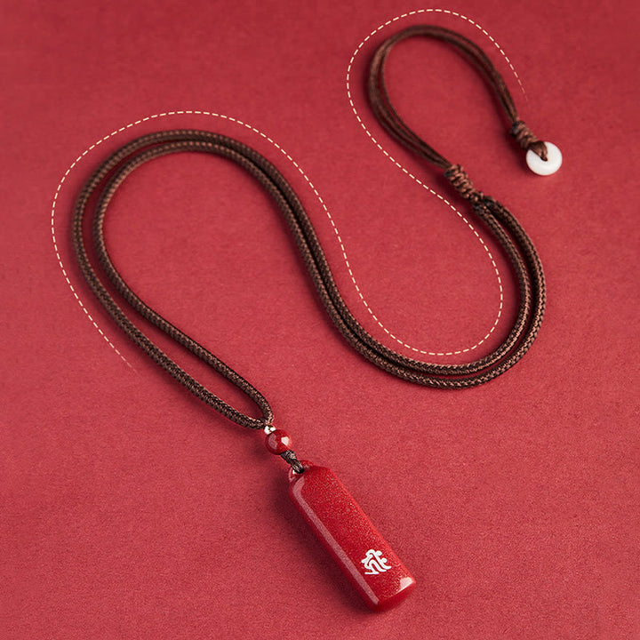 Collier avec pendentif en corde de protection et amulette en cinabre du zodiaque chinois