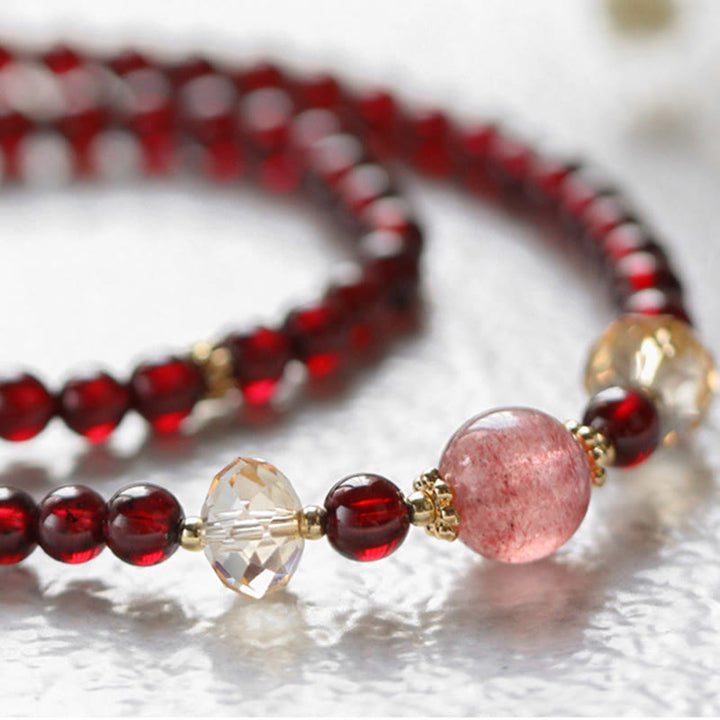 Bracelet double tour en quartz fraise et grenat naturel plaqué or 14 carats de Buddha Stones