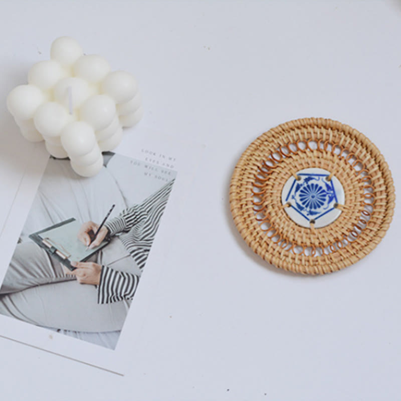 Dessous de verre en rotin à motif de fleurs en céramique