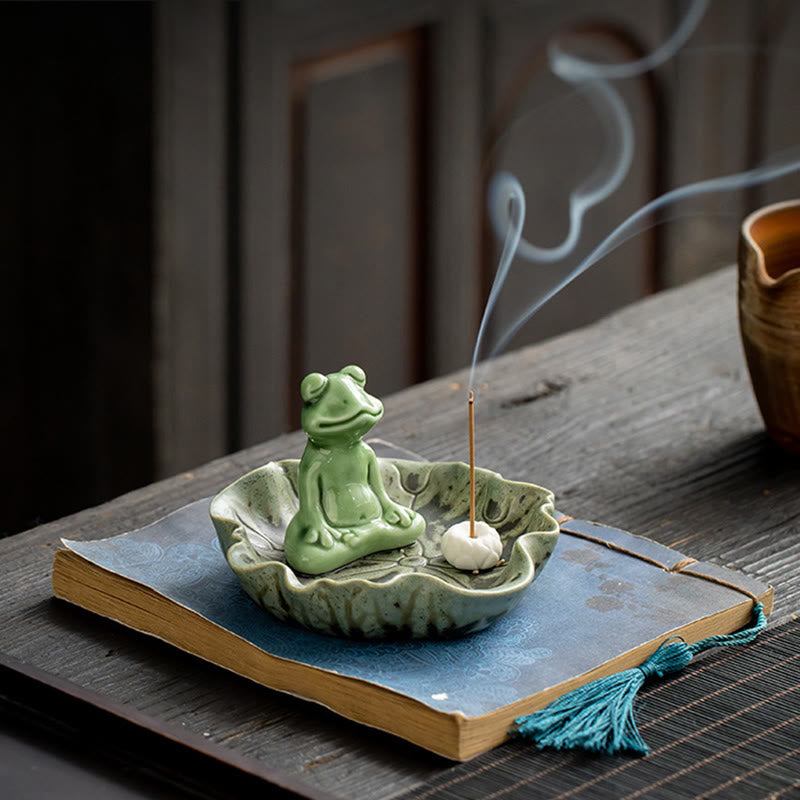 Brûleur d'encens en céramique avec motif de grenouille et de méditation en forme de Buddha Stones