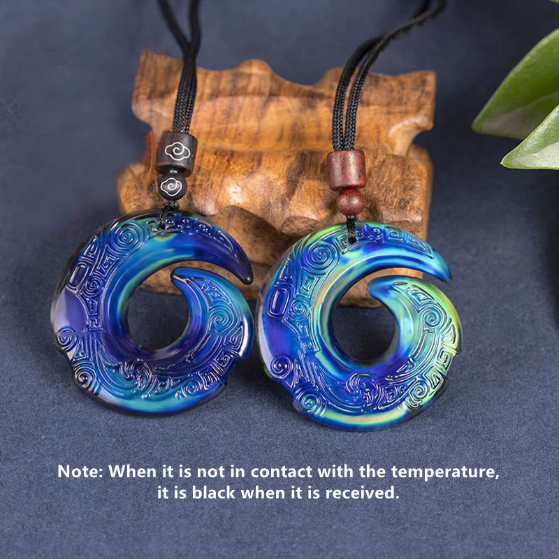 Le changement de couleur améliore la chance et le motif de conception du pendentif en cristal Liuli
