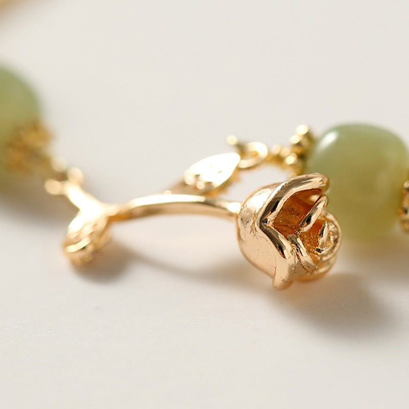 Bracelet porte-bonheur en jade Hetian plaqué or 14 carats avec Buddha Stones et fleur de rose dorée
