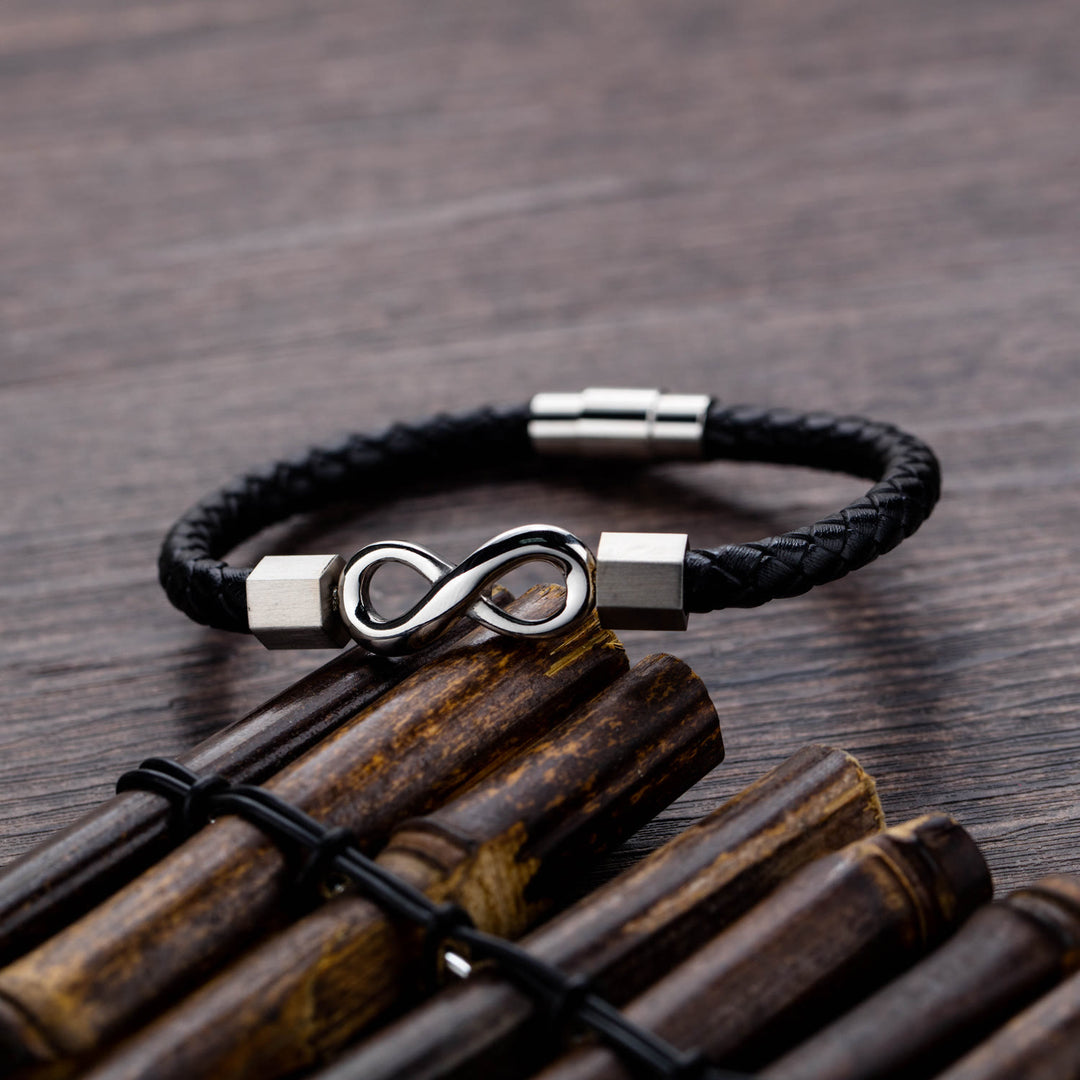 Bracelet d'équilibre en cuir tissé avec nœud sans fin en acier titane et Buddha Stones