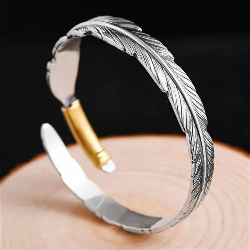 Bracelet manchette porte-bonheur gravé avec motif de Buddha Stones