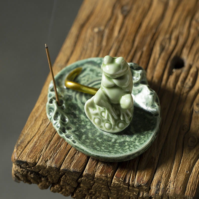 Brûleur d'encens en céramique avec motif de grenouille et de méditation en forme de Buddha Stones