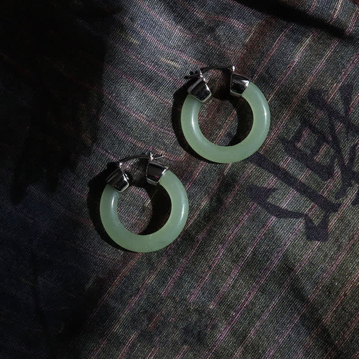 Boucles d'oreilles de prospérité en jade blanc et pierres de Buddha Stones