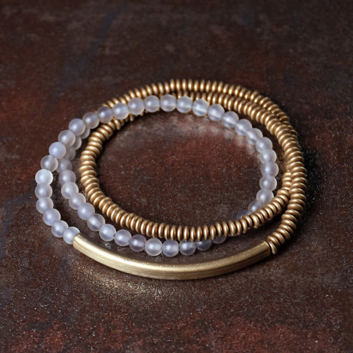 Bracelet tibétain triple tour en agate et cuivre