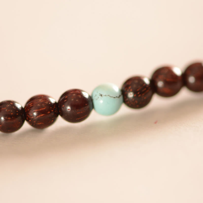 Bracelet triple tour en argent Buddha Stones 925 avec petites feuilles indiennes en bois de santal rouge et protection du caractère Fu