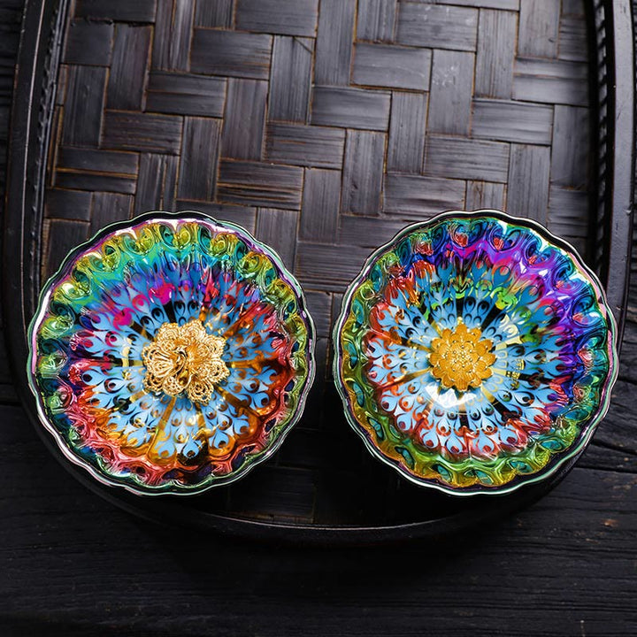 Tasse à thé en céramique chinoise Jianzhan colorée avec motif incrusté de lotus et de paon vif, style Buddha Stones
