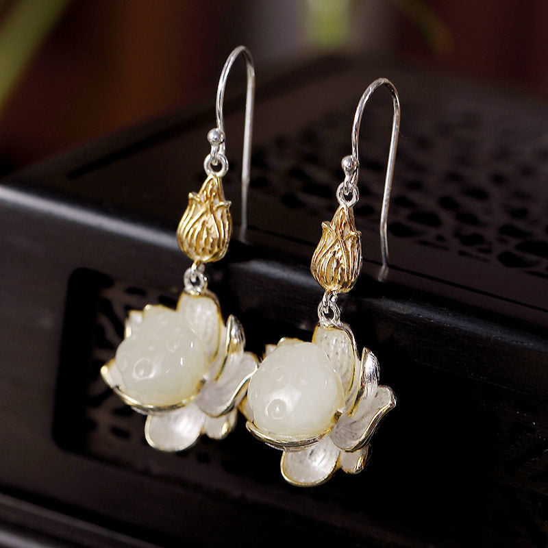 Boucles d'oreilles pendantes en jade blanc et Buddha Stones