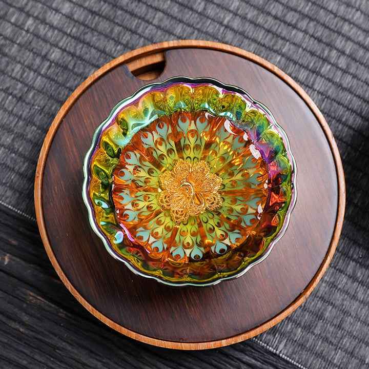 Tasse à thé en céramique chinoise Jianzhan colorée avec motif incrusté de lotus et de paon vif, style Buddha Stones