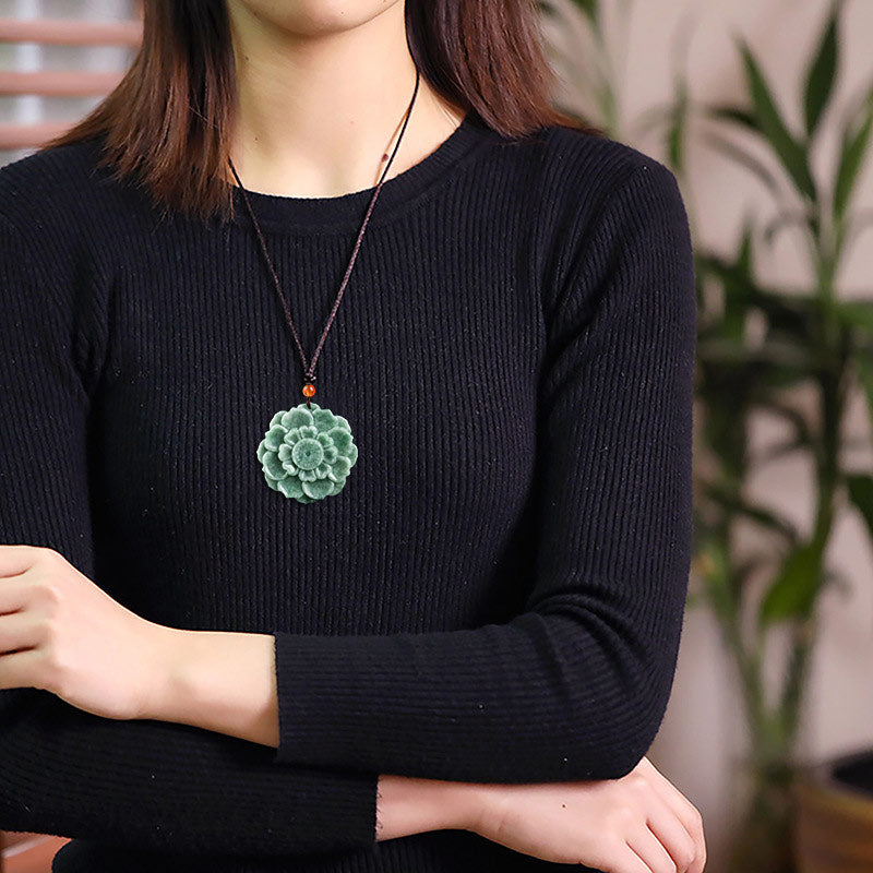 Collier pendentif en jade à motif de lotus Buddha Stones et porte-bonheur