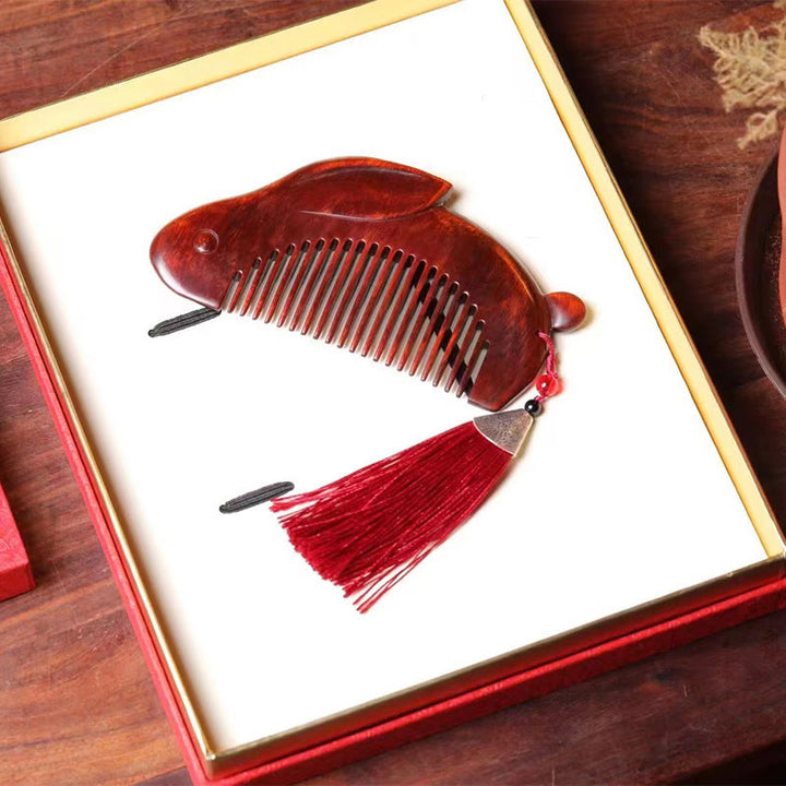 Peigne apaisant en forme de lapin mignon en bois de santal rouge à petites feuilles avec boîte cadeau