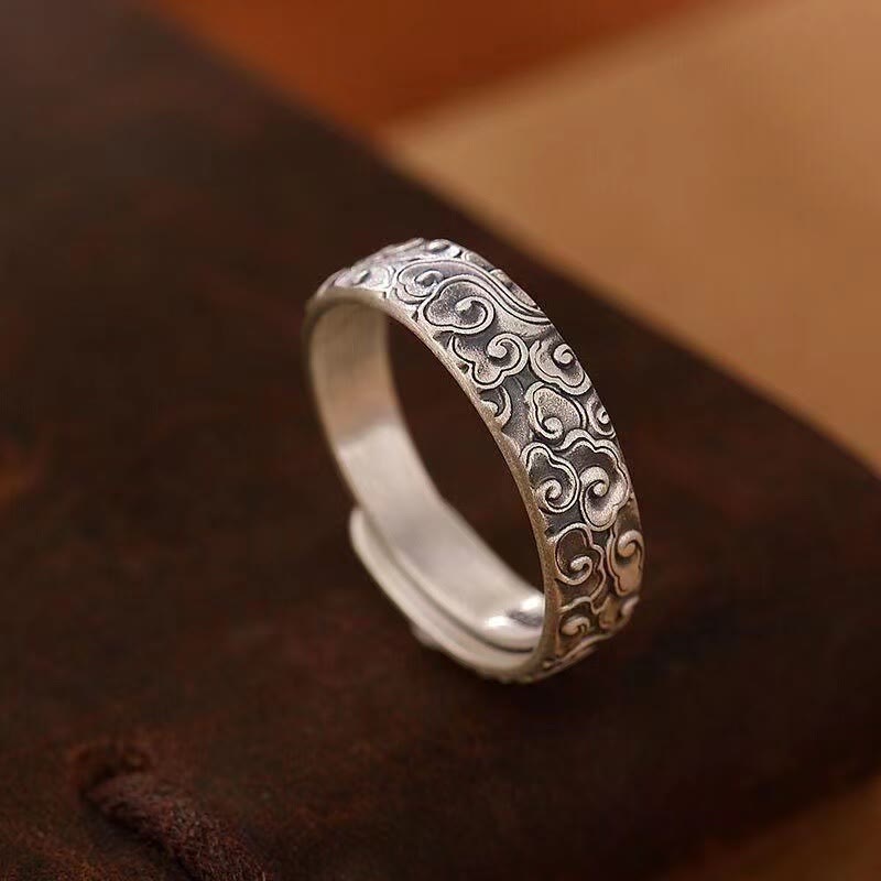 Bague porte-bonheur vintage avec Buddha Stones et motif de nuages propices