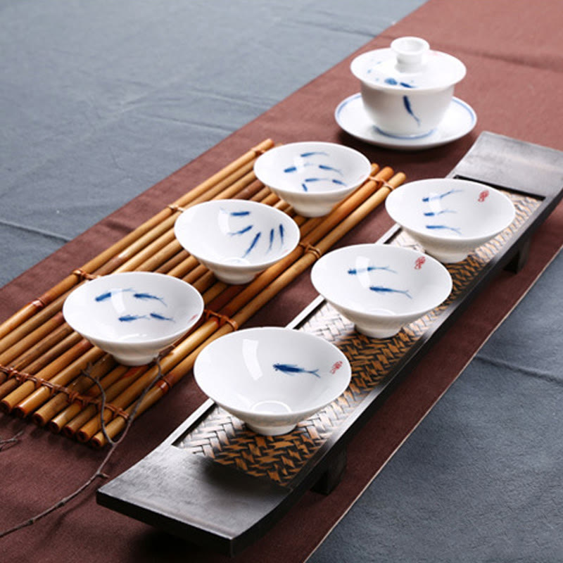 Tasse à thé en céramique de poisson koï en porcelaine bleue et blanche de Jingdezhen Buddha Stones