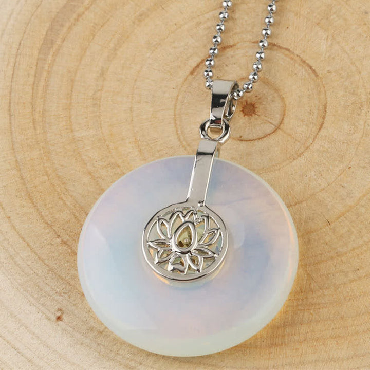 Collier pendentif de guérison en cristal rose avec Buddha Stones et améthyste