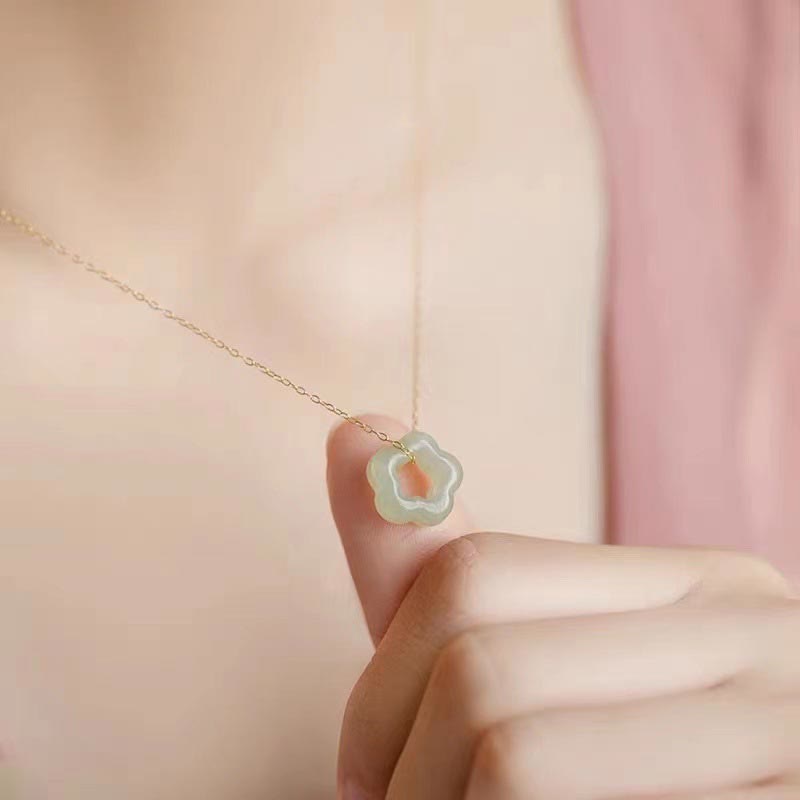 Collier pendentif porte-bonheur en jade cyan Hetian délicat avec Buddha Stones