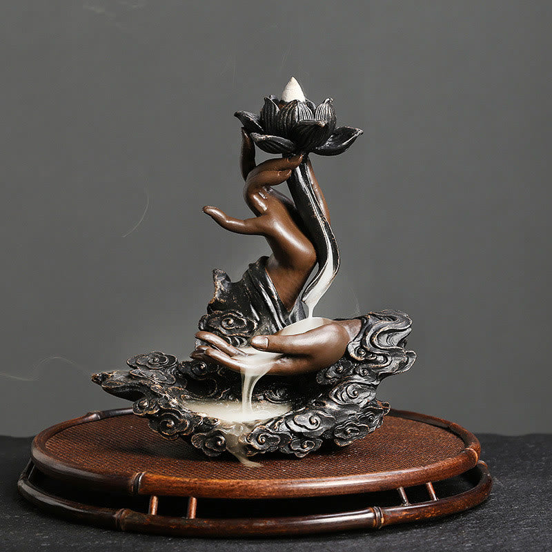 Brûleur d'encens à reflux en résine avec Buddha Stones et main de Bouddha, motif de nuages propices, méditation