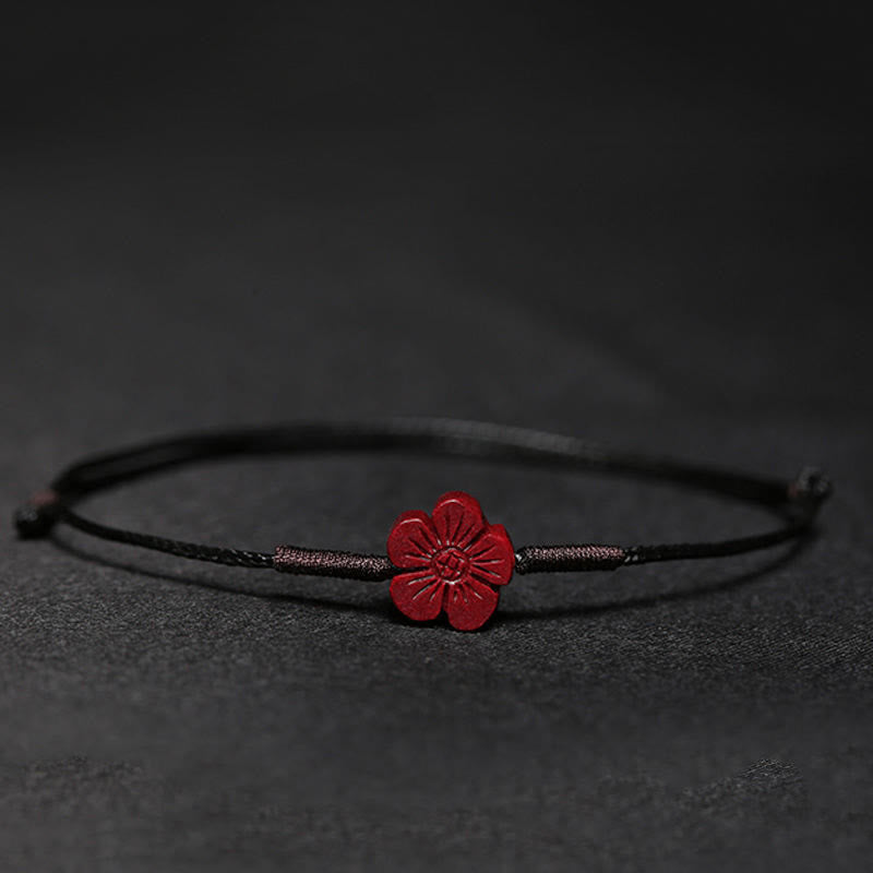 Bracelet tressé fait main en Buddha Stones avec fleur de prunier et trèfle à quatre feuilles PiXiu Lotus Koi Fish Cinabre Blessing