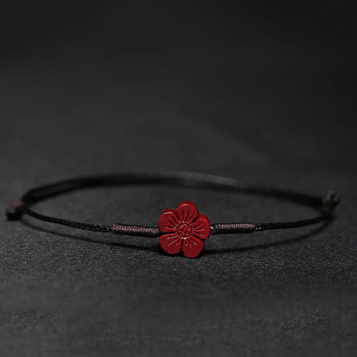 Bracelet tressé fait main en Buddha Stones avec fleur de prunier et trèfle à quatre feuilles PiXiu Lotus Koi Fish Cinabre Blessing