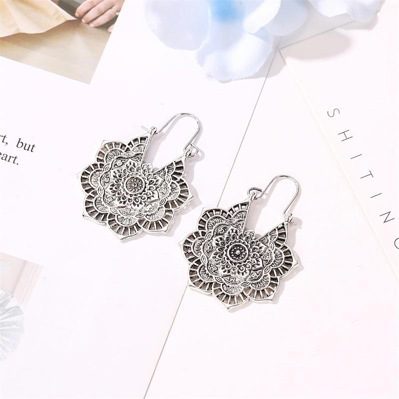 Boucles d'oreilles pendantes en cuivre avec gravure de lotus tibétain et Buddha Stones - image 7