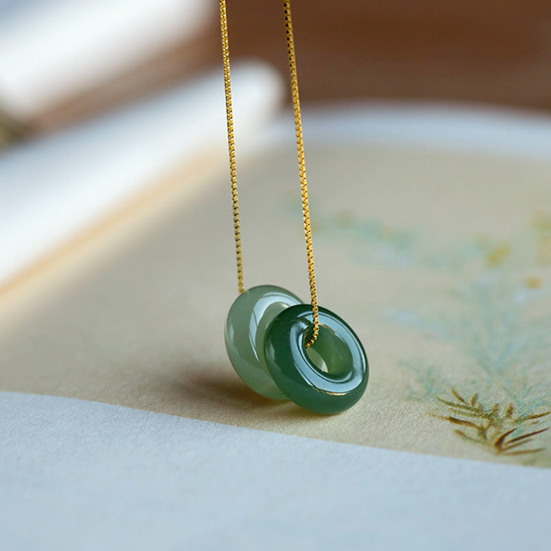 Collier pendentif en jade rond naturel Buddha Stones et boucle de paix, porte-bonheur et abondance