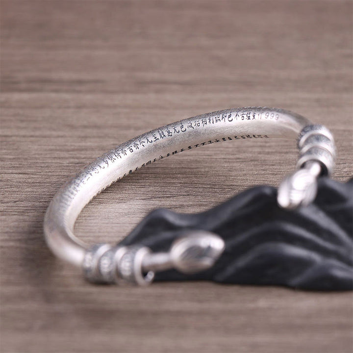 Bracelet jonc en argent sterling 999 Buddha Stones et cœur gravé Om Mani Padme Hum