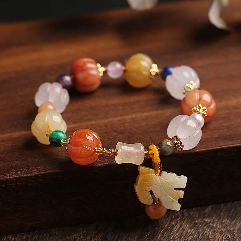 Bracelet à breloques en perles de citrouille Pixiu en soie dorée naturelle et cristaux de jade