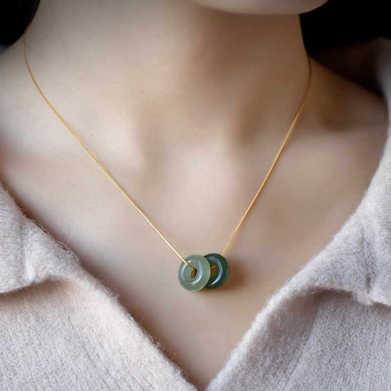 Collier pendentif en jade rond naturel Buddha Stones et boucle de paix, porte-bonheur et abondance