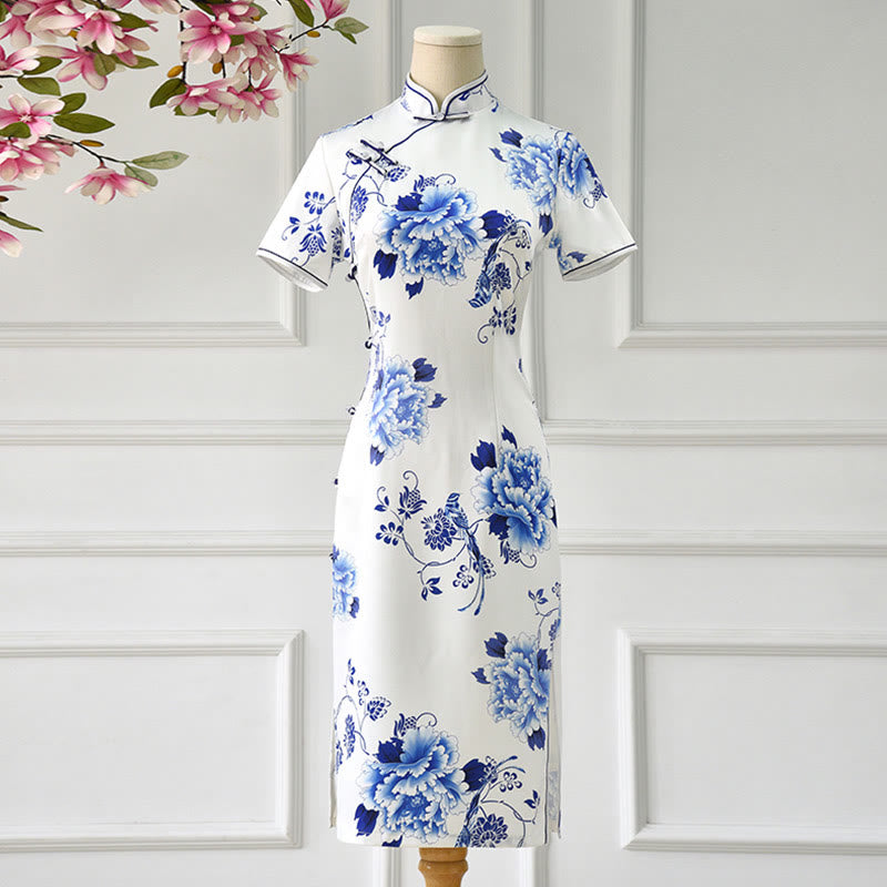 Robe Qipao pour femme en porcelaine bleue et blanche avec motif de fleurs de pivoine et pierres de Buddha Stones - US14，UK/AU18，EU46 (4XL) - image 1