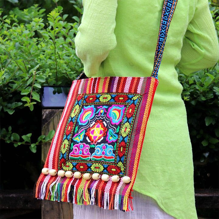 Sac à bandoulière en toile de camélia brodé à la main tibétain