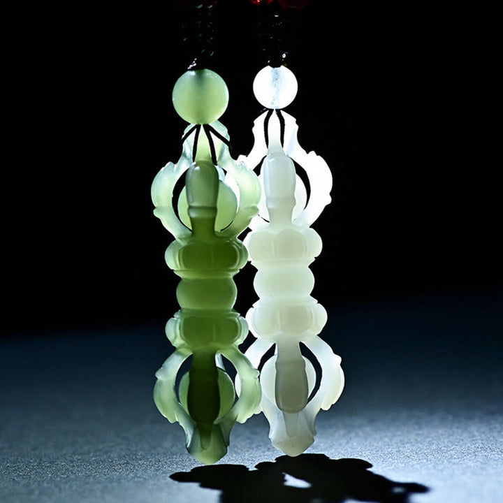 Collier pendentif tibétain en jade cyan Hetian naturel et jade blanc Dorje Vajra gravé