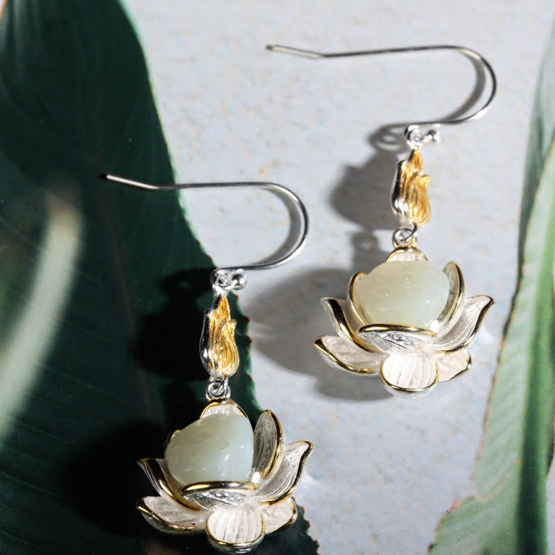 Boucles d'oreilles pendantes en jade blanc et Buddha Stones
