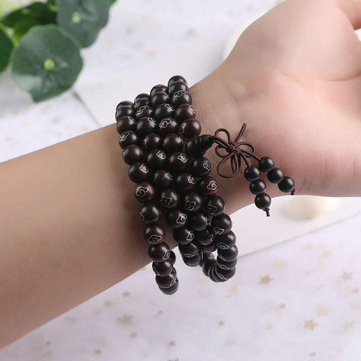 Bracelet de protection en argent sterling 925 avec petites feuilles incrustées de Buddha Stones en bois de santal rouge Om Mani Padme Hum et nuages de bon augure