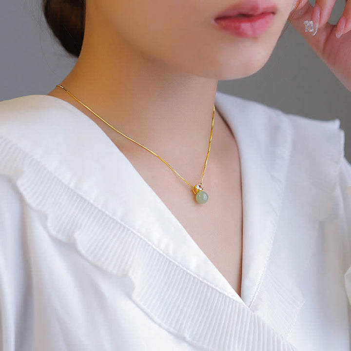 Collier pendentif en chaîne de prospérité en jade avec perles porte-bonheur et Buddha Stones