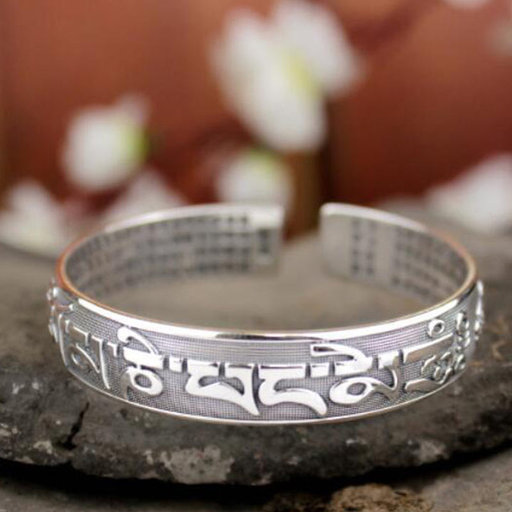 Bracelet de prière et de méditation en cuivre blanc tibétain avec Buddha Stones