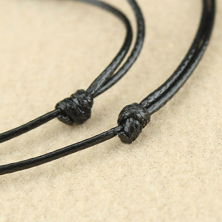 Collier avec pendentif en cuir et perles d'agate rouge de Buddha Stones
