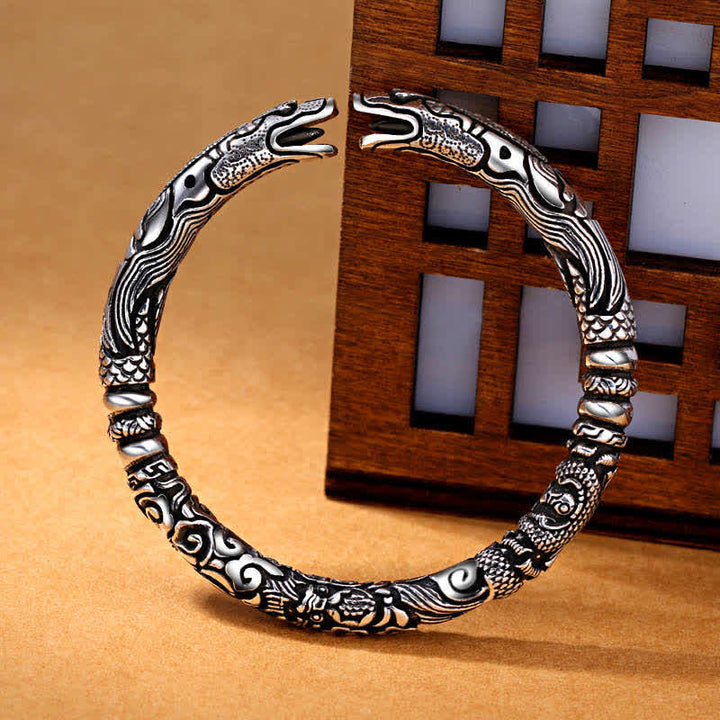 Bracelet porte-bonheur sculpté en forme de tête de dragon