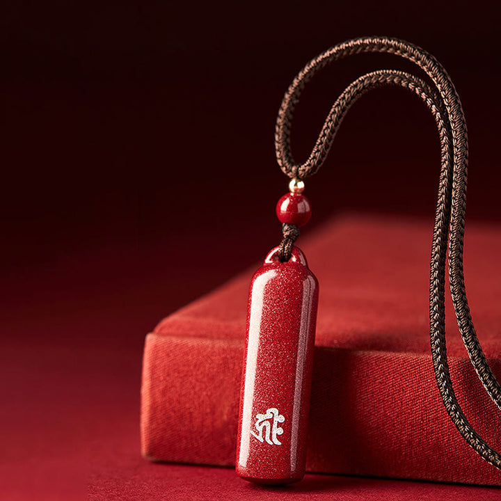 Collier avec pendentif en corde de protection et amulette en cinabre du zodiaque chinois