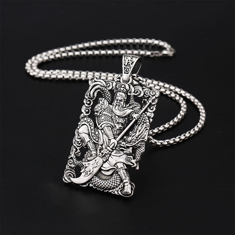 Collier pendentif de richesse avec nuages de bon augure et dragon Guan Gong en Buddha Stones