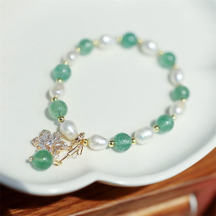 Bracelet d'amour avec breloque en forme de fleur de perle de quartz vert fraise naturel Buddha Stones