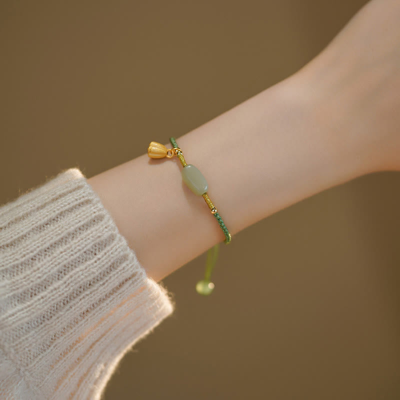 Bracelet en corde avec perles porte-bonheur et breloque en jade et Buddha Stones