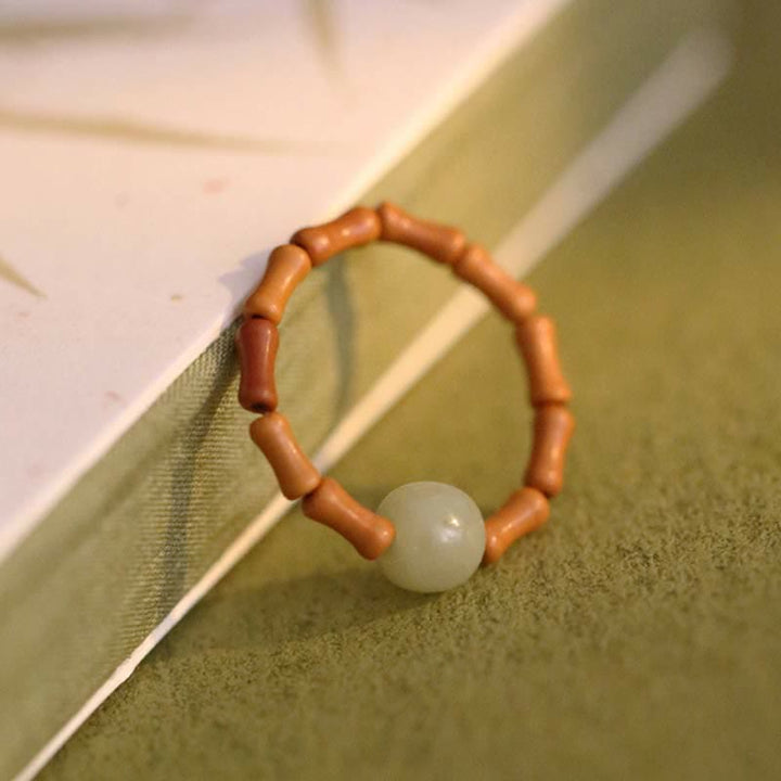 Bague porte-bonheur en bambou et perles de jade Hetian